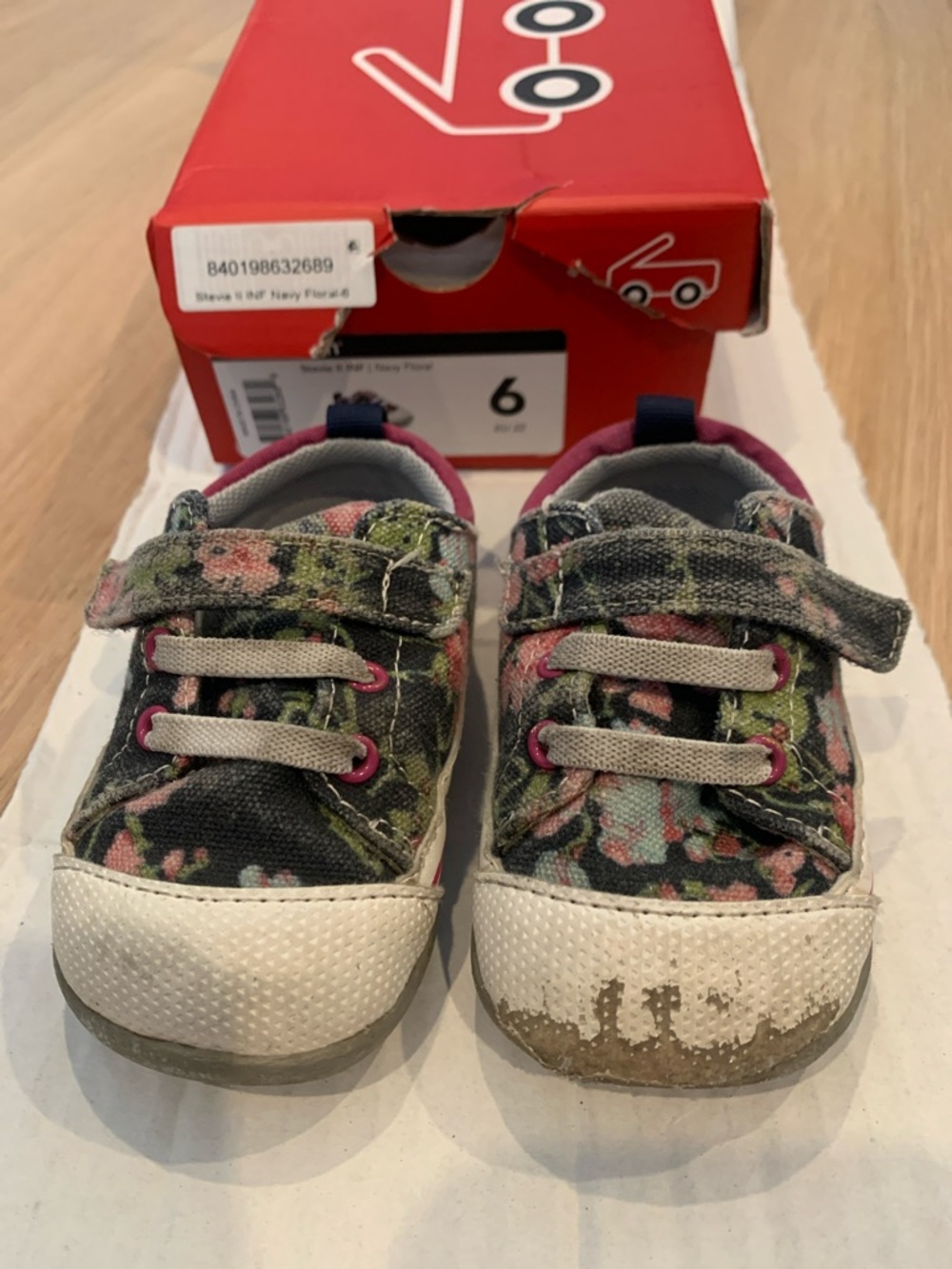 See Kai Run Stevie II - Navy Floral size 6
